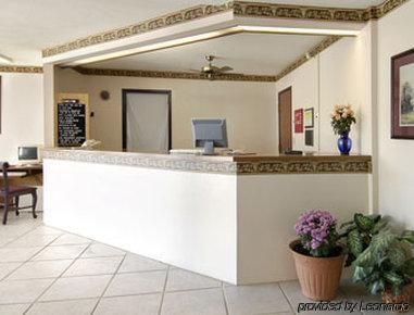 Super 8 By Wyndham Rock Port Mo Hotel Interior foto