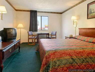 Super 8 By Wyndham Rock Port Mo Hotel Quarto foto